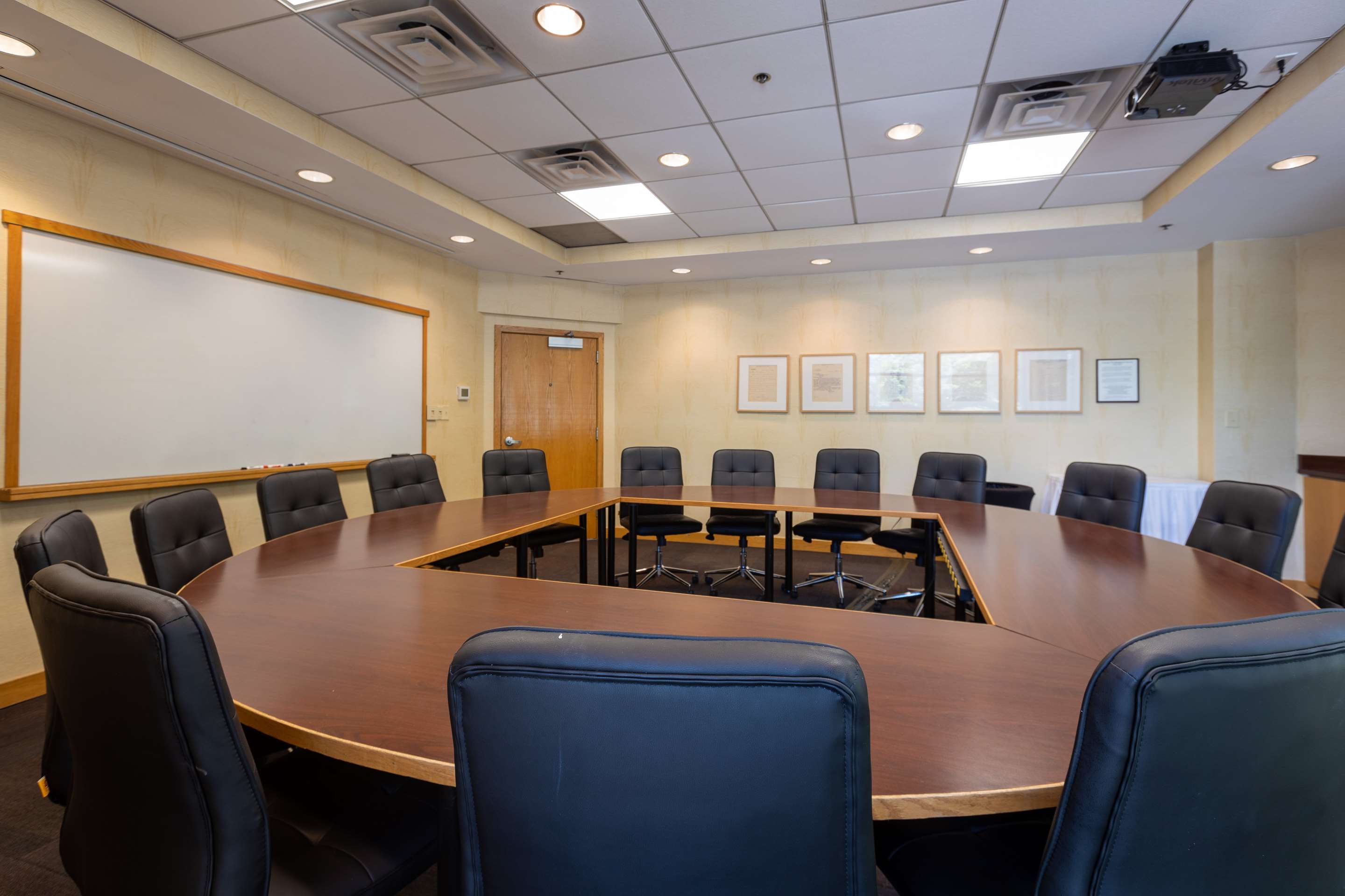 Carver Board Room | Gateway Hotel and Conference Center at Iowa State University