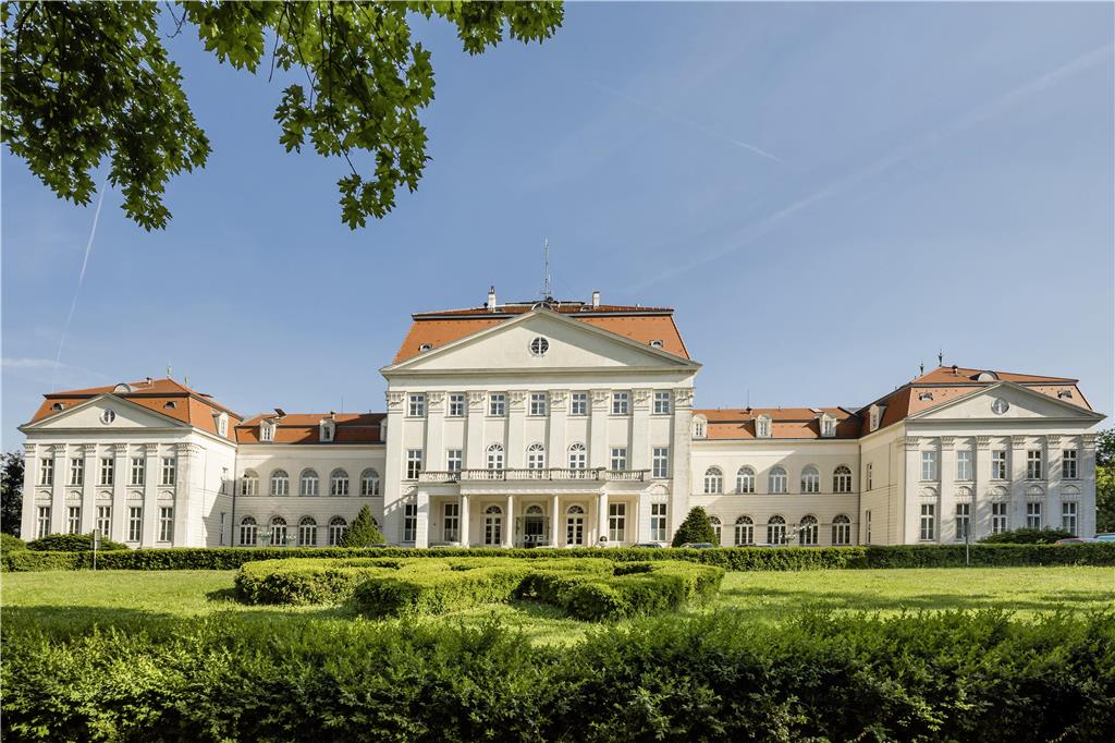 Austria Trend Schloss Wilhelminenberg