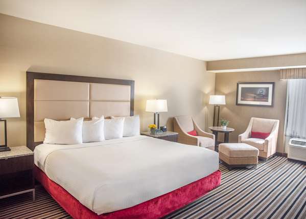  - Madison Concourse Governor's Club Hotel