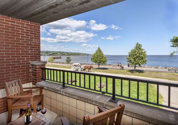  - Inn on Lake Superior Duluth - I-35, Exit 256B