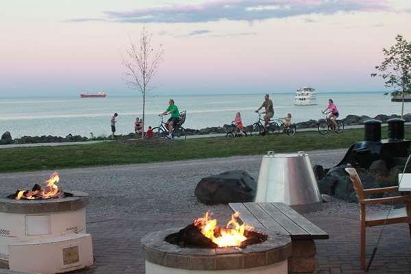  - Inn on Lake Superior Duluth - I-35, Exit 256B