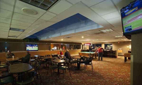Bar - Edgewater Resort Duluth - I-35, Exit 259