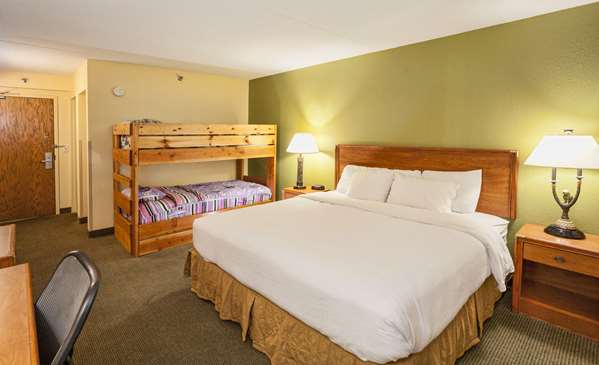  - Edgewater Resort Duluth - I-35, Exit 259