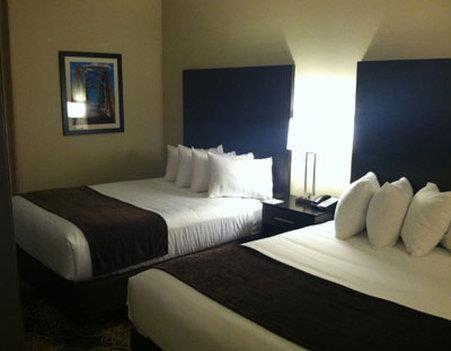  - Landmark Suites Williston