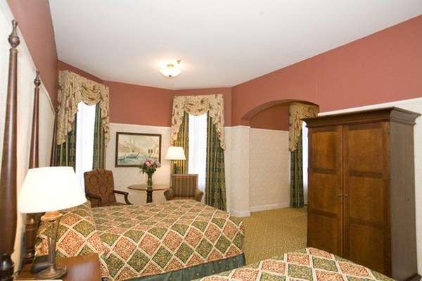  - Carleton of Oak Park Hotel