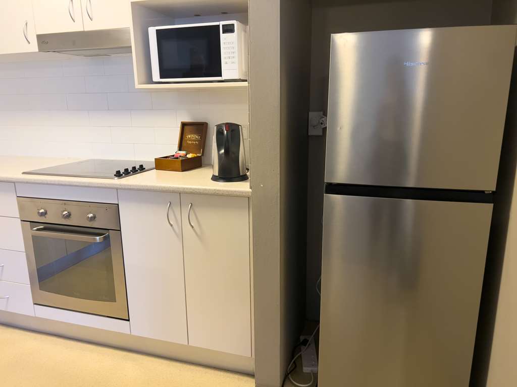 PAVILION ON NORTHBOURNE-guestroom-Guest Room,Guest Room Amenity,Kitchen/Kitchenette,Suite,On-Site.jpg