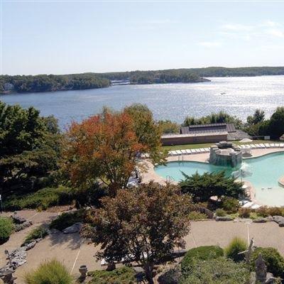 Pool - Lodge of Four Seasons