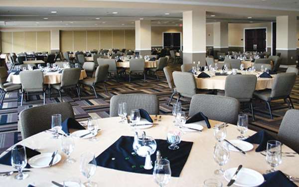  - Camden on the Lake Hotel Four Seasons