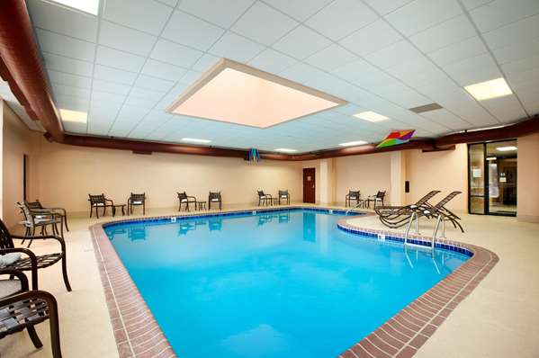 Pool - Capitol Plaza Hotel & Convention Center Jefferson City