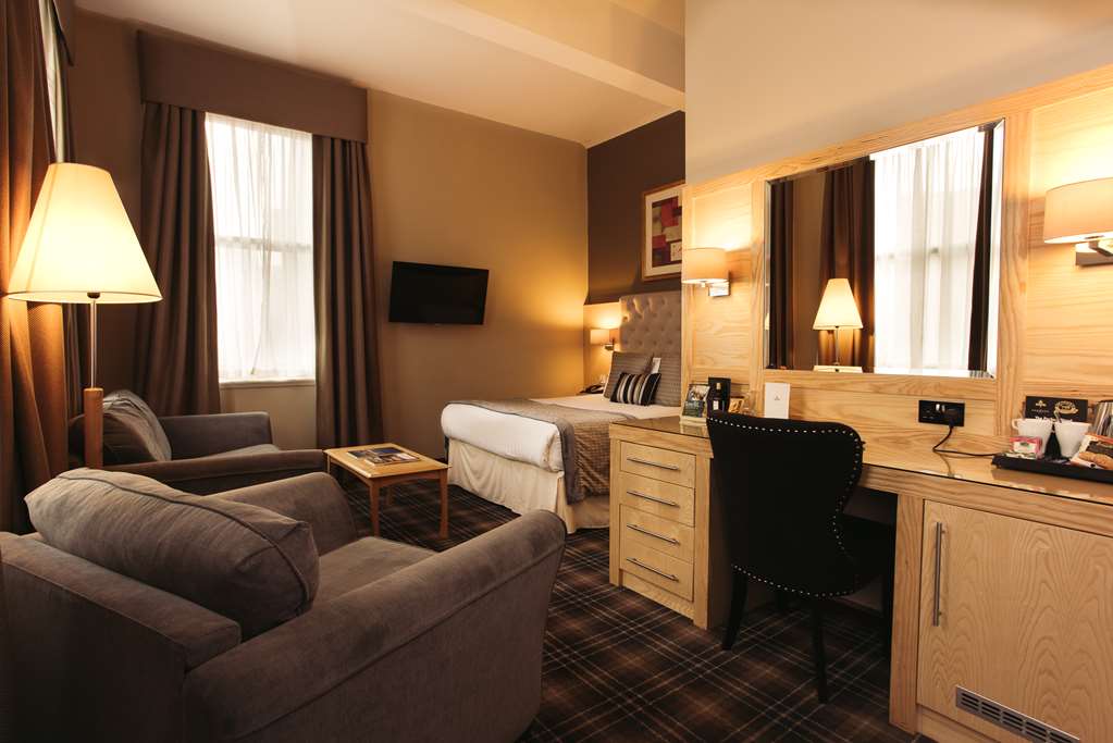 THE VERMONT HOTEL-guestroom-Guest Room,Suite,On-Site.jpg