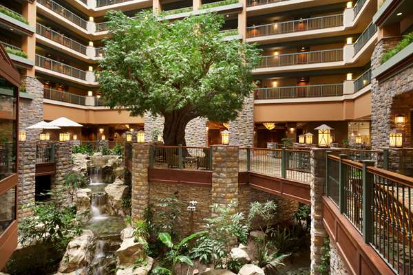  - Chateau on the Lake Resort & Spa Branson