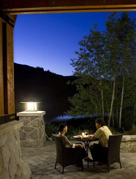 Restaurant - Nita Lake Lodge Whistler