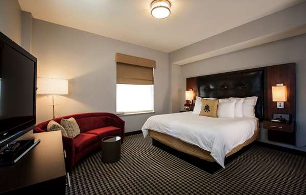 Suite - Mayo Hotel & Residences Tulsa