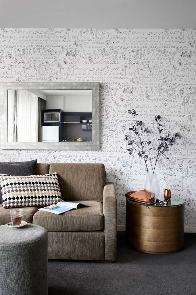 PUNTHILL SPRING HILL BRISBANE-guestroom-Guest Room,On-Site.jpg