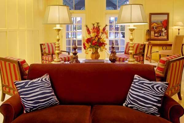  - La Posada Hotel & Suites Laredo