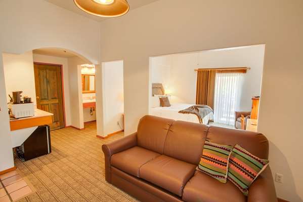  - Table Mountain Inn Golden