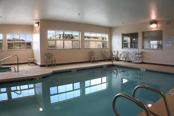 Pool - Allington Inn & Suites Kremmling