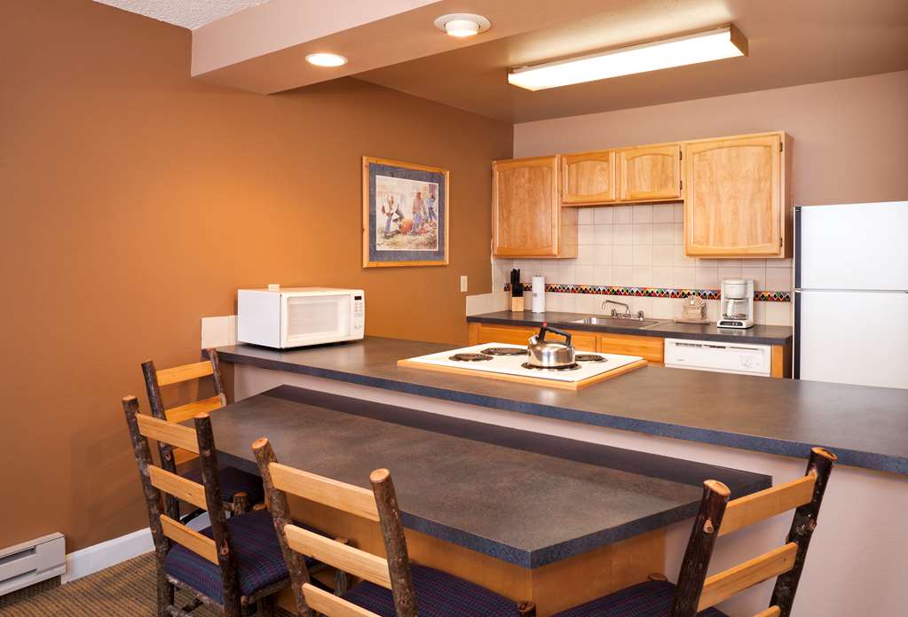 THE FOLD STEAMBOAT SPRINGS-guestroom-Guest Room,Guest Room Amenity,Kitchen/Kitchenette,On-Site.jpg