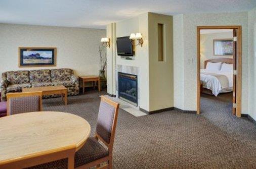  - Lakeview Inn & Suites Hinton
