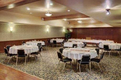  - Lakeview Inn & Suites Hinton