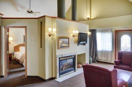  - Lakeview Inn & Suites Hinton