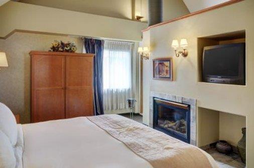  - Lakeview Inn & Suites Hinton