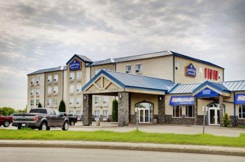 Exterior view - Lakeview Inn & Suites Fort Saskatchewan