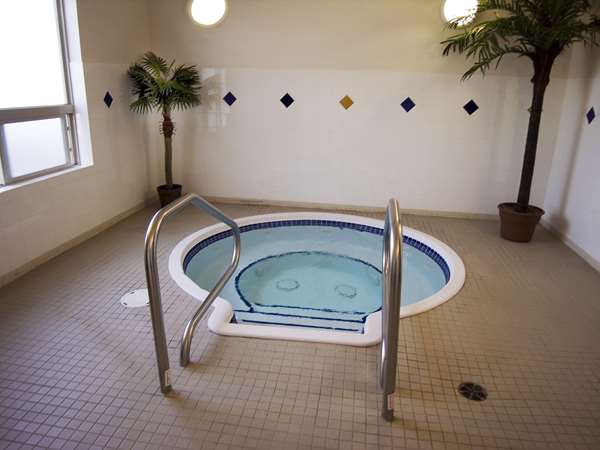Fitness/ Exercise Room - Lakeview Inn & Suites Slave Lake