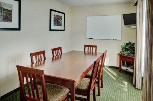  - Lakeview Inn & Suites Slave Lake