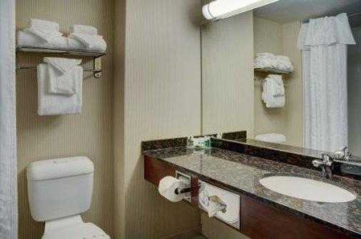  - Lakeview Inn & Suites Slave Lake