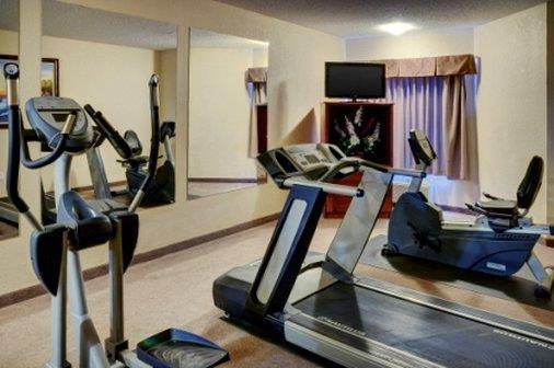 Fitness/ Exercise Room - Lakeview Inn & Suites Chetwynd