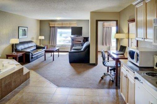 Suite - Lakeview Inn & Suites Fort Nelson