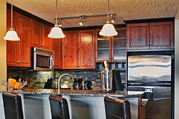  - Blackstone Mountain Lodge Canmore