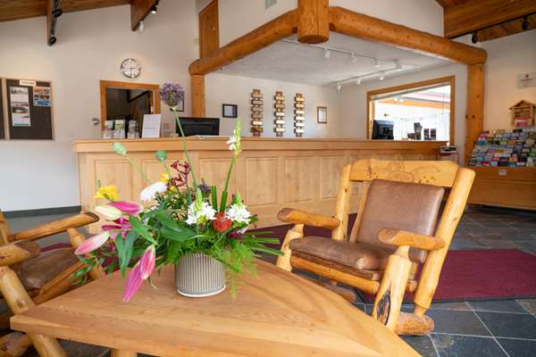  - Rocky Mountain Ski Lodge Canmore