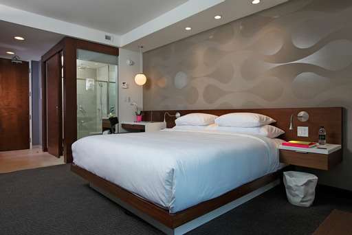  - Mere Hotel Winnipeg