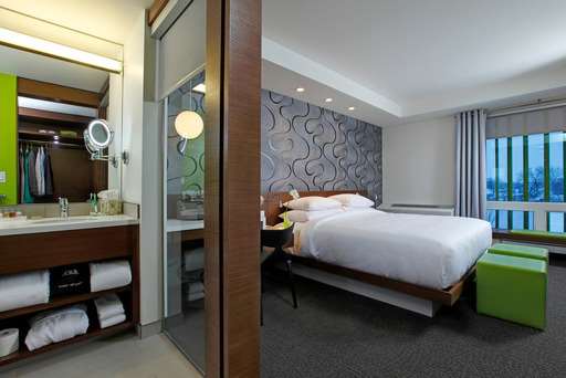  - Mere Hotel Winnipeg