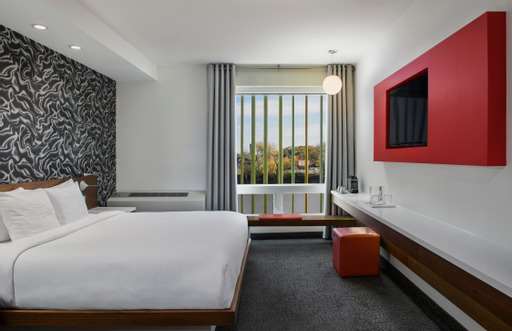  - Mere Hotel Winnipeg