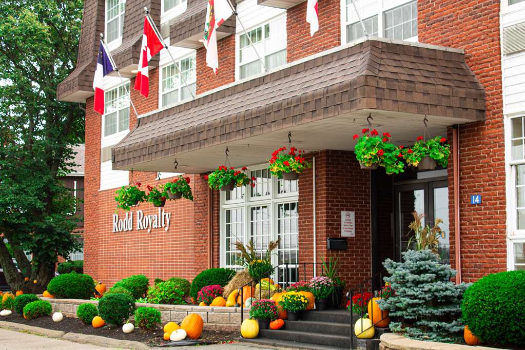Rodd Royalty Inn & Suites