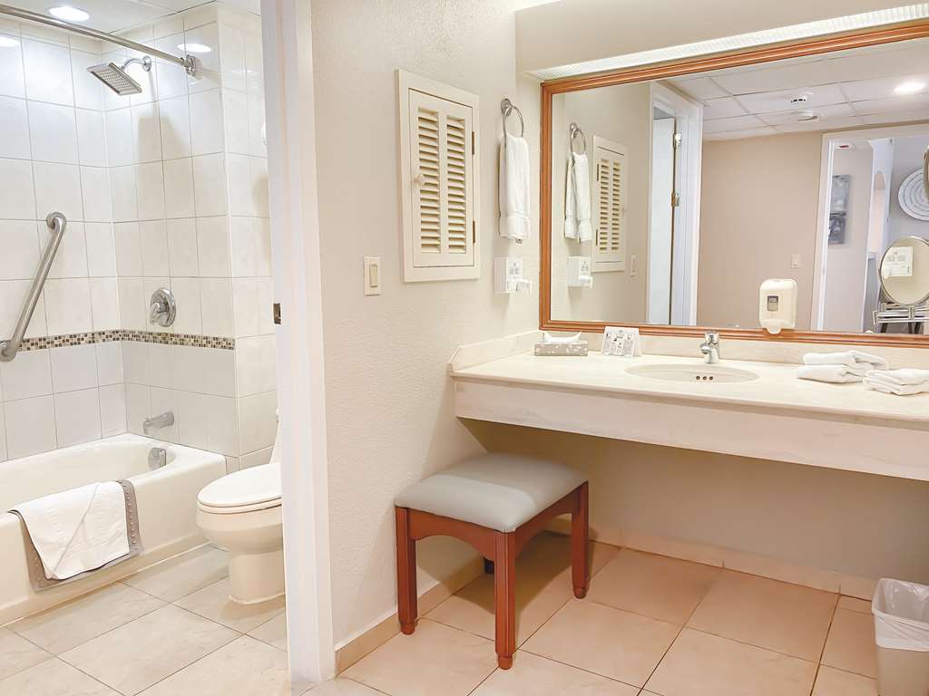 THE ROYAL SEA AQUARIUM RESORT-guestroom-Guest Room,Bathroom,On-Site.jpg