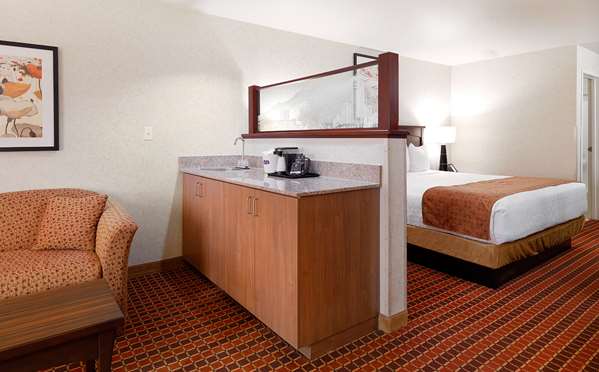  - Crystal Inn & Suites Downtown Salt Lake City - I-15 & I-80, Exits 306 & 307
