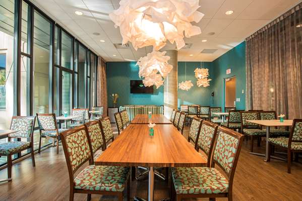  - Hotel Blu Vancouver