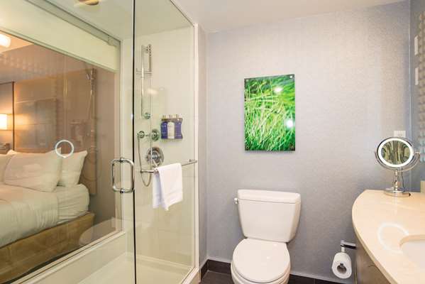  - Hotel Blu Vancouver