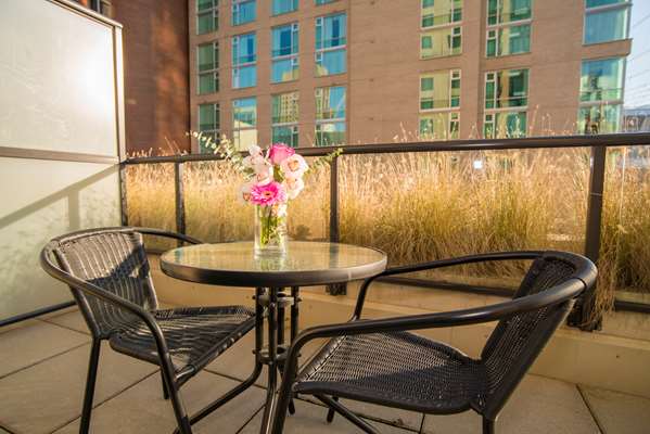  - Hotel Blu Vancouver