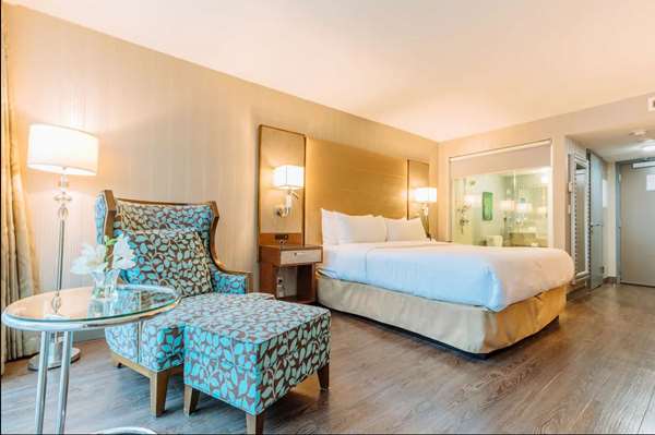  - Hotel Blu Vancouver
