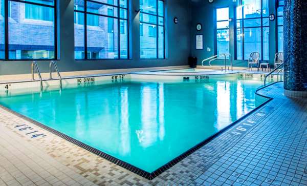 Pool - Hotel Blu Vancouver