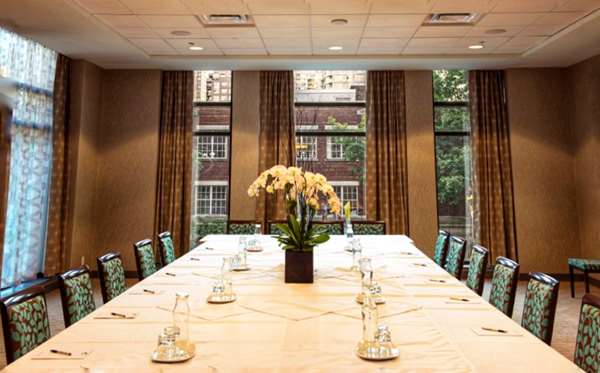  - Hotel Blu Vancouver