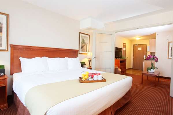 Suite - Stonebridge Hotel Dawson Creek