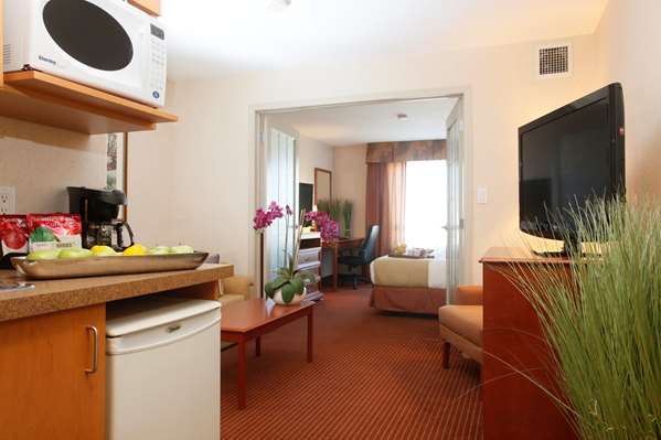 Suite - Stonebridge Hotel Dawson Creek