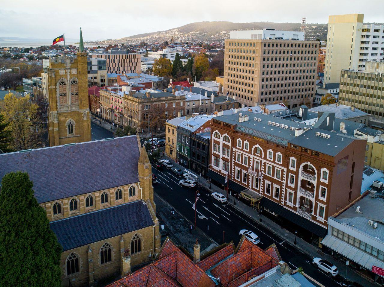 Hadley's Orient Hotel