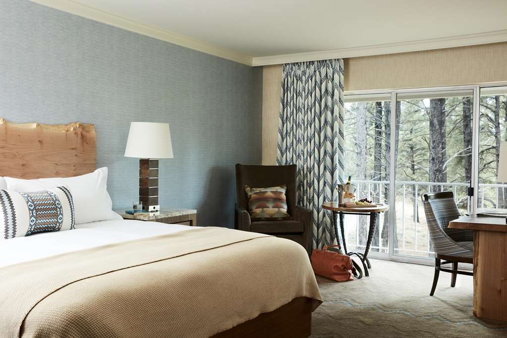 LITTLE AMERICA FLAGSTAFF-guestroom-Guest Room,On-Site.jpg
